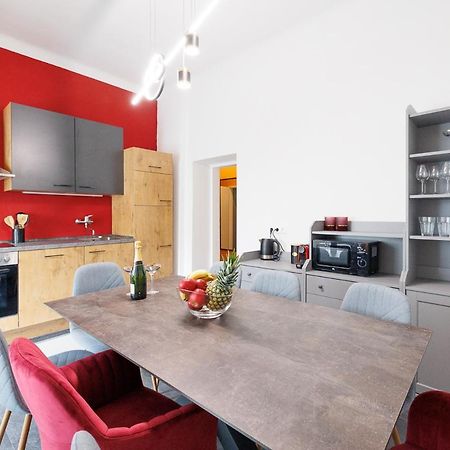 New Shalalaliving Vienna Spacious Home For Family & Friends Luaran gambar
