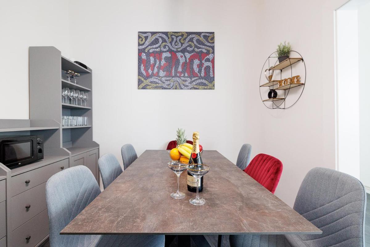 New Shalalaliving Vienna Spacious Home For Family & Friends Luaran gambar